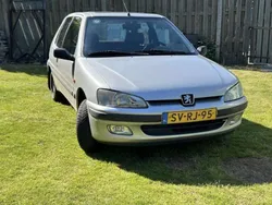 Grijs Gebruikt 1998 Peugeot 205 Hatchback | € 1.600