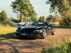 Zwart Nieuw 2024 Ferrari 296 Cabriolet | € 405.000