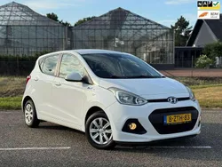 Wit Gebruikt 2015 Hyundai i10 Comfort Hatchback | € 7.990 (Eerlijke prijs)