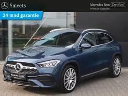 Blauw, metallic lak Gebruikt 2022 Mercedes GLA180 AMG line SUV | € 42.444 (Iets duurder)