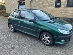 Groen Gebruikt 2003 Peugeot 206 Premium Hatchback | € 500 (Super prijs)