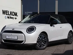 Wit Nieuw 2025 Mini Cooper Classic Hatchback | € 38.490 (Eerlijke prijs)