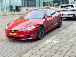 Rood Gebruikt 2019 Tesla Model S Long Range Sedan | € 36.500