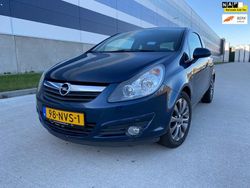 Blauw (metallic) Gebruikt 2010 Opel Corsa Color Edition Hatchback | € 1.699 (Goede deal)