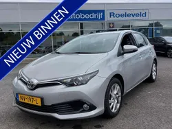 Grijs Gebruikt 2017 Toyota Auris Hatchback | € 13.450 (Eerlijke prijs)