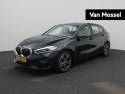 Zwart Gebruikt 2023 BMW 118 Basis Hatchback | € 23.900 (Goede deal)