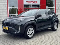 Zwart Gebruikt 2024 Toyota Yaris Cross Active SUV | € 25.400 (Goede deal)
