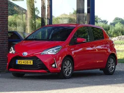 Rood Gebruikt 2019 Toyota Yaris Hybrid Hatchback | € 13.750 (Super prijs)