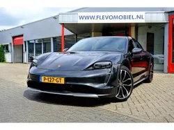 Grijs Gebruikt 2022 Porsche Taycan Cross Turismo Sedan | € 59.750