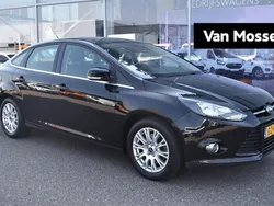 Zwart Gebruikt 2011 Ford Focus Titanium Sedan | € 8.950 (Eerlijke prijs)