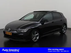 Zwart Gebruikt 2022 VW Golf VIII R-line Hatchback | € 30.945 (Eerlijke prijs)