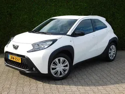 Wit Gebruikt 2022 Toyota Aygo Play Hatchback | € 14.450 (Goede deal)