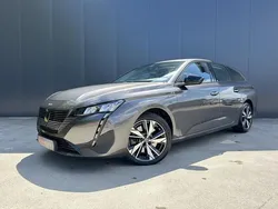 Grijs, metallic lak Gebruikt 2022 Peugeot 308 Allure Stationwagen | € 24.745 (Super prijs)