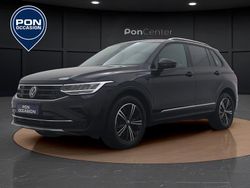 Zwart Gebruikt 2023 VW Tiguan Life SUV | € 34.450 (Super prijs)
