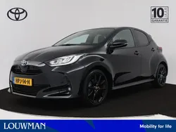 Zwart Gebruikt 2023 Toyota Yaris Hybrid Executive Hatchback | € 26.945 (Eerlijke prijs)
