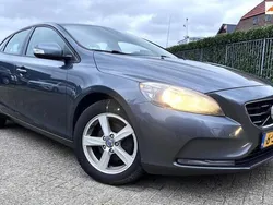 Grijs Gebruikt 2013 Volvo V40 Kinetic Stationwagen | € 5.999 (Iets duurder)
