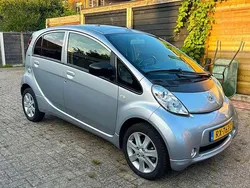 Grijs Gebruikt 2018 Peugeot iON Active Hatchback | € 3.700