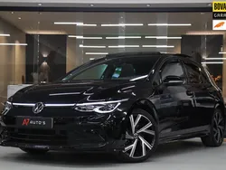 Zwart Gebruikt 2021 VW Golf VIII R-line Hatchback | € 28.450 (Eerlijke prijs)