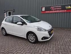 Wit Gebruikt 2017 Peugeot 208 Hatchback | € 6.999 (Eerlijke prijs)