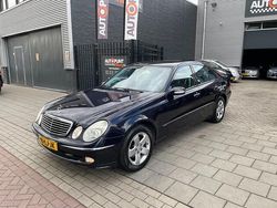 Blauw Gebruikt 2003 Mercedes E240 Avantgarde Sedan | € 4.499 (Eerlijke prijs)