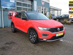 Rood Gebruikt 2018 VW T-Roc Style SUV | € 16.395 (Iets duurder)
