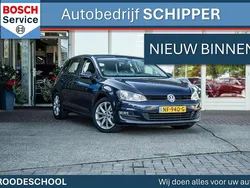 Blauw Gebruikt 2017 VW Golf VII Highline Hatchback | € 10.950 (Goede deal)