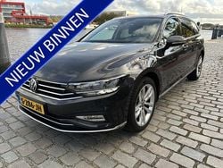 Grijs Gebruikt 2022 VW Passat Business+ Stationwagen | € 21.450 (Goede deal)