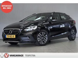 Zwart Gebruikt 2017 Volvo V40 CC Summum Stationwagen | € 10.995 (Eerlijke prijs)