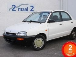 Wit Gebruikt 1994 Mazda 121 Sedan | € 4.500