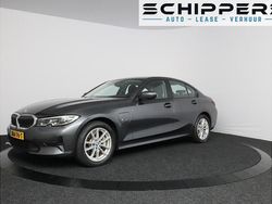 Grijs Gebruikt 2022 BMW 330e Sedan | € 27.800