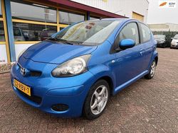 Blauw Gebruikt 2011 Toyota Aygo Comfort Hatchback | € 2.499 (Goede deal)