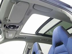 Blauw, metallic lak Gebruikt 2022 Lynk & Co 01 SUV | € 26.250 (Eerlijke prijs)