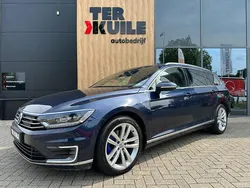 Blauw Gebruikt 2015 VW Passat Highline Stationwagen | € 15.475 (Eerlijke prijs)