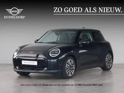 Zwart Nieuw 2025 Mini Cooper SE Classic Hatchback | € 35.400 (Super prijs)