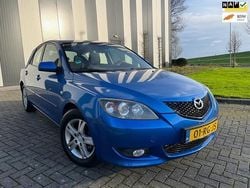 Blauw Gebruikt 2005 Mazda 3 Inclusive Hatchback | € 1.950 (Eerlijke prijs)