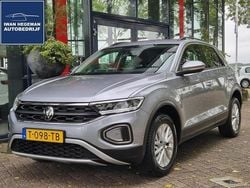 Grijs Gebruikt 2023 VW T-Roc Life SUV | € 24.990 (Eerlijke prijs)