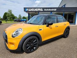 Oranje Gebruikt 2016 Mini Cooper Business Hatchback | € 13.895 (Super prijs)