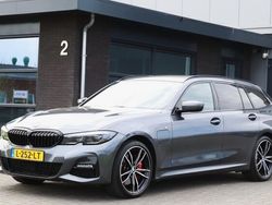 Grijs Gebruikt 2021 BMW 320 M Sport Stationwagen | € 31.950 (Iets duurder)