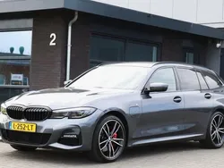 Grijs Gebruikt 2021 BMW 320 M Sport Stationwagen | € 32.950 (Duur)