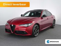 Rood, metallic lak Nieuw 2025 Alfa Romeo Giulia Veloce Sedan | € 81.933 (Duur)
