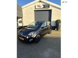 Zwart Gebruikt 2013 Renault Twingo Collection Hatchback | € 2.749 (Eerlijke prijs)
