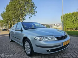 Grijs Gebruikt 2004 Renault Laguna II Dynamique Hatchback | € 1.250