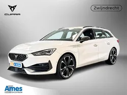 Wit Gebruikt 2022 Cupra Leon VZ Hatchback | € 25.995 (Eerlijke prijs)