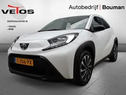 Wit Gebruikt 2023 Toyota Aygo Play Hatchback | € 15.950 (Goede deal)