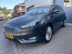 Grijs, metallic lak Gebruikt 2015 Ford Focus Titanium Stationwagen | € 7.995 (Eerlijke prijs)