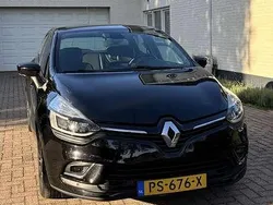 Zwart Gebruikt 2017 Renault Clio IV Intens Hatchback | € 10.750 (Eerlijke prijs)