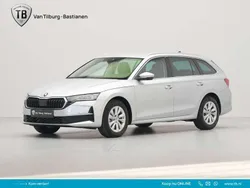 Zilver, metallic lak Gebruikt 2024 Skoda Octavia Business Line Stationwagen | € 32.440 (Eerlijke prijs)