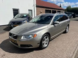 Bruin Gebruikt 2009 Volvo V70 Momentum Stationwagen | € 11.995 (Eerlijke prijs)