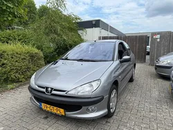 Grijs Gebruikt 2001 Peugeot 206 Hatchback | € 2.000 (Eerlijke prijs)