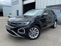 Zwart Gebruikt 2022 VW T-Roc Style SUV | € 26.900 (Eerlijke prijs)